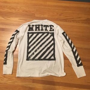 Off white long-sleeve shirt (s)
